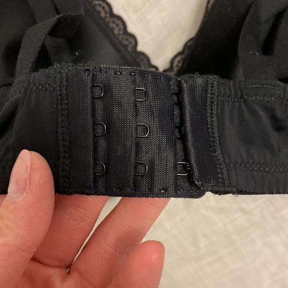 Aerie Real Happy Wireless lightly lined bra in black, size: 38C - Picture 7 of 8
